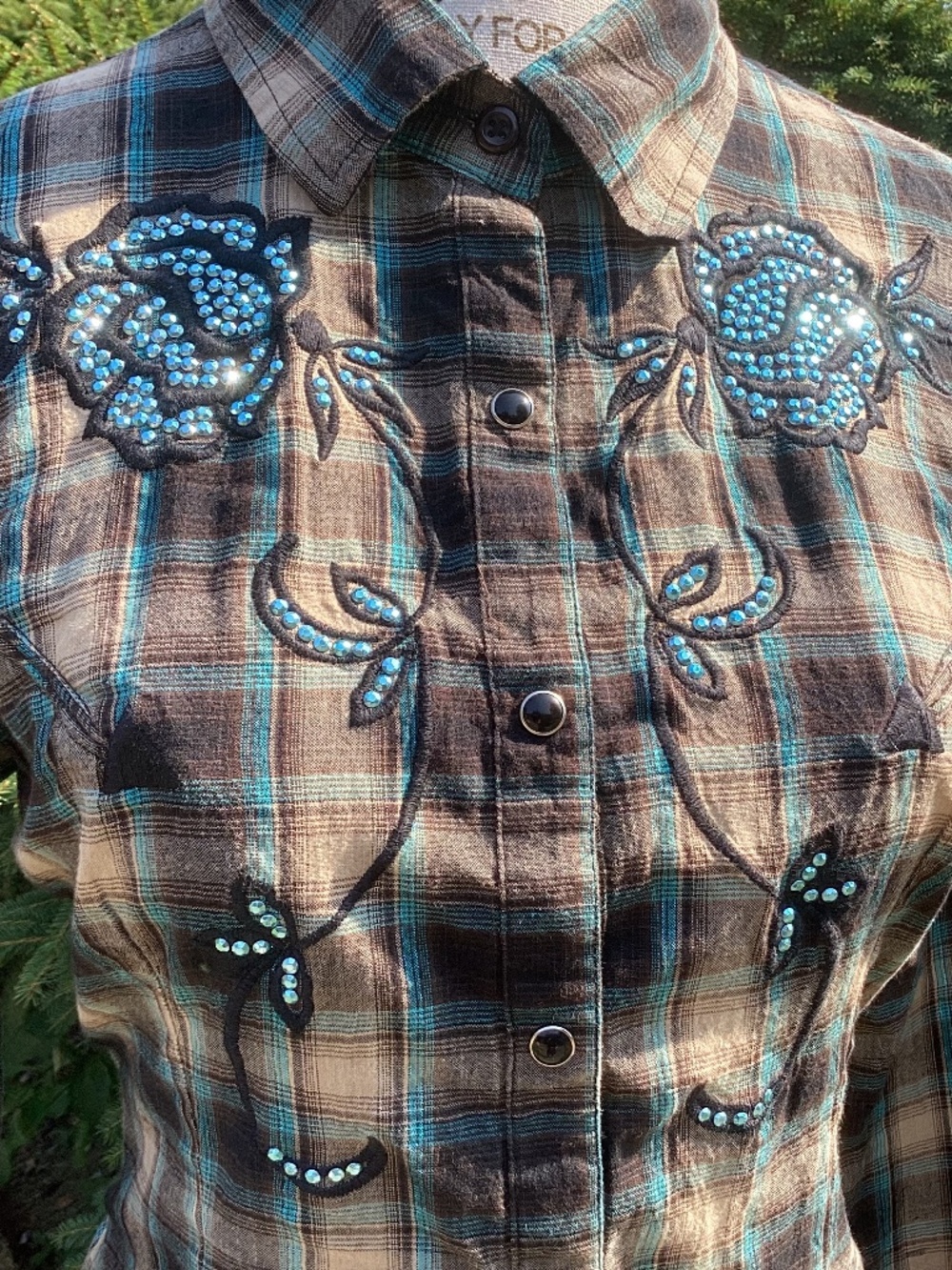 Beautiful Panhandle Slim Rhinestone Teal Floral Design Pearl Snap Western Shirt